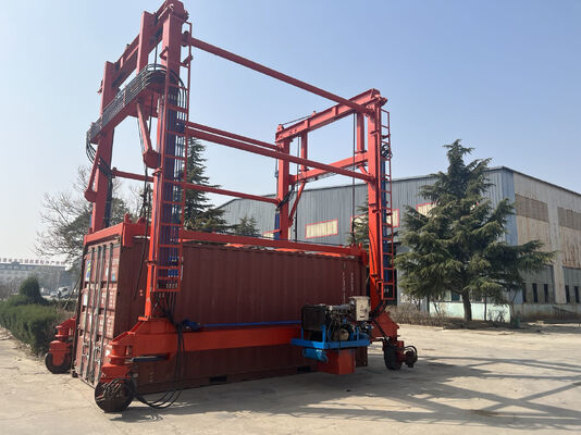 Powerful 20ft Spreader Container Crane 18-35m Span Customization Available